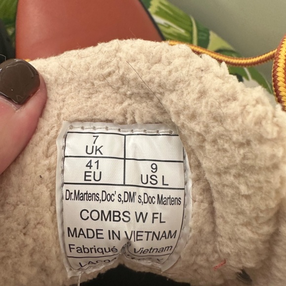 NWT Doc Martin COMBS WOMEN FAUX FUR-LINED CASUAL BOOTS - Picture 6 of 11